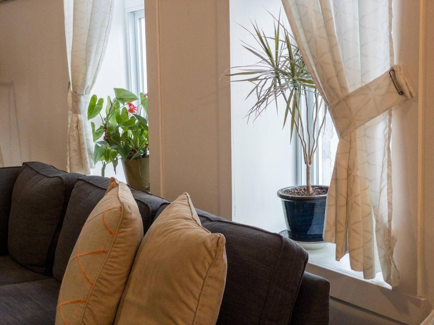Perfect For Groups Big Livingroom 2 Backyard 3Br Montréal Eksteriør billede